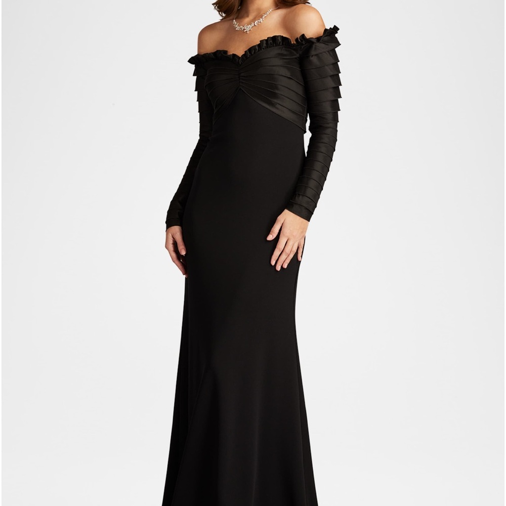 Tadashi Shoji Black Off-Shoulder Pleated Taffeta and Crepe Gown. NWT-never worn